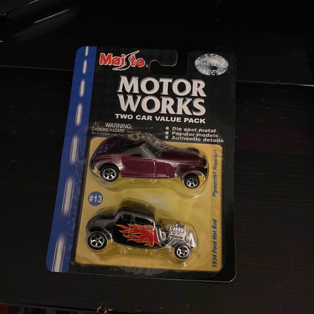 Maisto cars 3 2 packs - Picture 3 of 8
